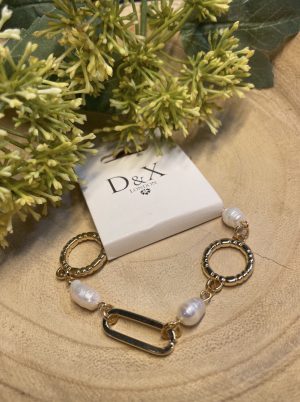 Golden textured link bracelet