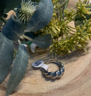 Silver Swirl Ring