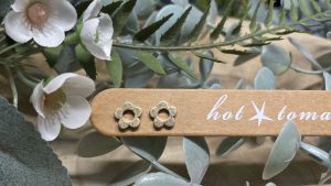 Bronze flower stud earrings